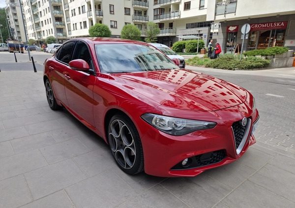 Alfa Romeo Giulia cena 83500 przebieg: 204744, rok produkcji 2017 z Połczyn-Zdrój małe 232